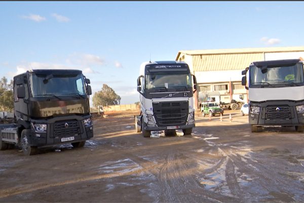 الجزائر تضع حجر الاساس لتصنيع شاحنات رونو تراكس رسميا بمفتاح