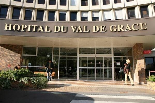 مجلس الوزراء الفرنسي يصادق على بروتوكول حول علاج الجزائريين بفرنسا