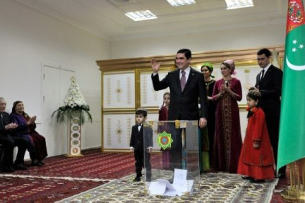 بردي محمدوف يفوز بولاية رئاسية ثالثة في تركمانستان