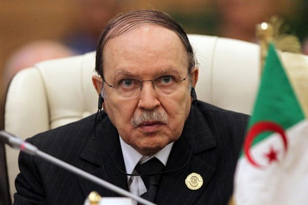 الرئيس بوتفليقة: “الشعب الجزائري غير مستعد أن ينساق وراء النداءات والمناورات الهدامة”