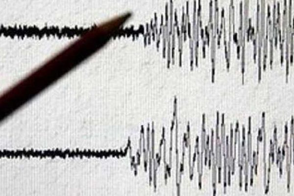 زلزالان بشدة 1،5 و6،5 درجة على مقياس ريشتر يضربان إندونيسيا