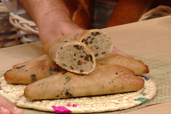 كوشة: خبز بالزيتون والشعير