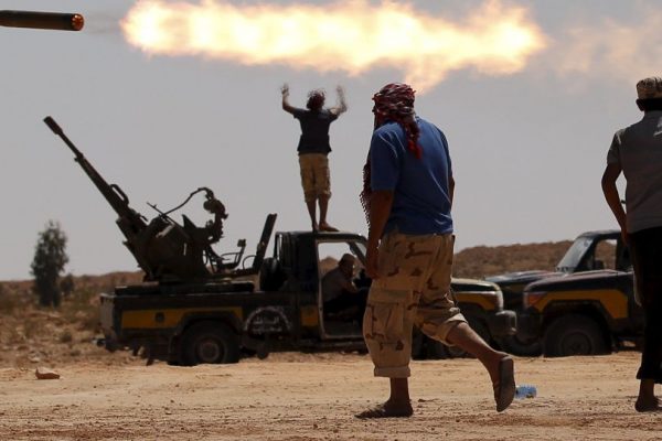 ليبيا: الاشتباكات تتسبب في تعليق الدراسة لمدة أسبوع من البريقة حتى سرت