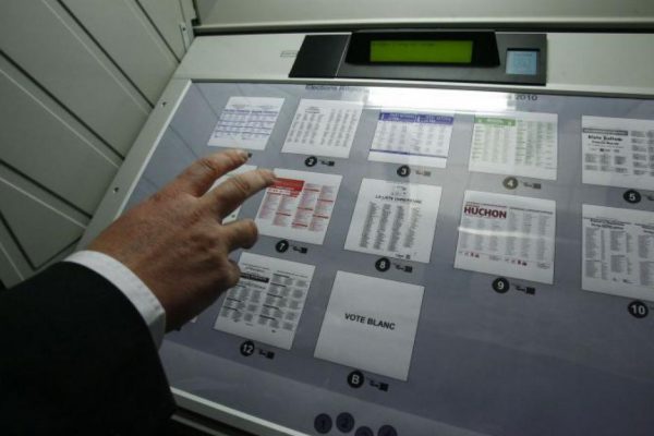 فرنسا تعلق التصويت الإلكتروني في الانتخابات التشريعية القادمة!