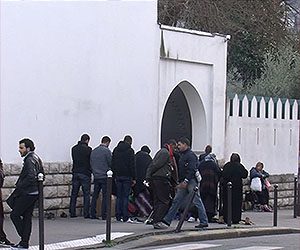الجزائر تمنح 7 مليون يورو لبناء المساجد في فرنسا