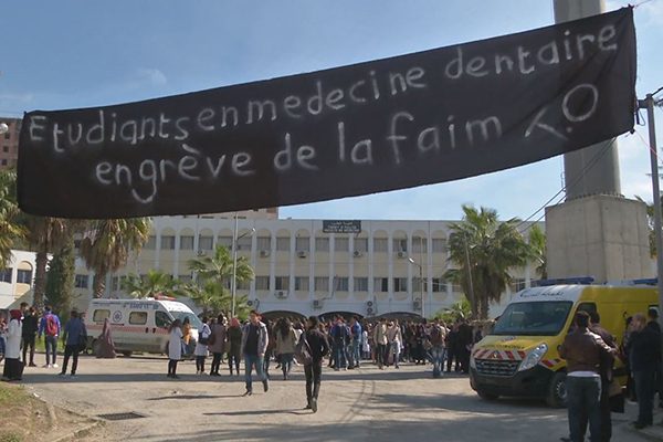 Tizi-Ouzou : fin de la grève de la faim des étudiants en médecine dentaire
