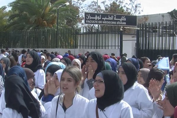 وهران: اضراب طلبة كلية طب الأسنان يدخل أسبوعه الأول