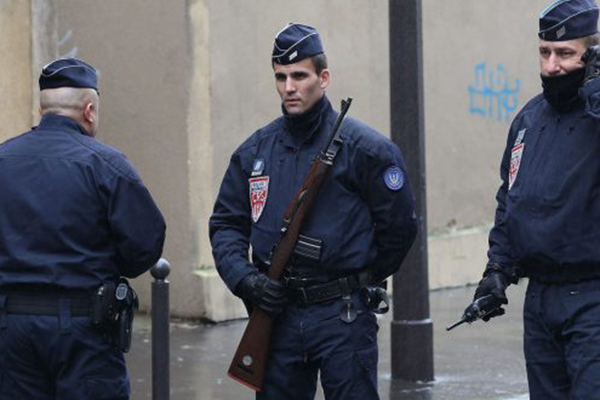 باريس انفجار رسالة في صندوق النقد الدولي و اصابة شخص