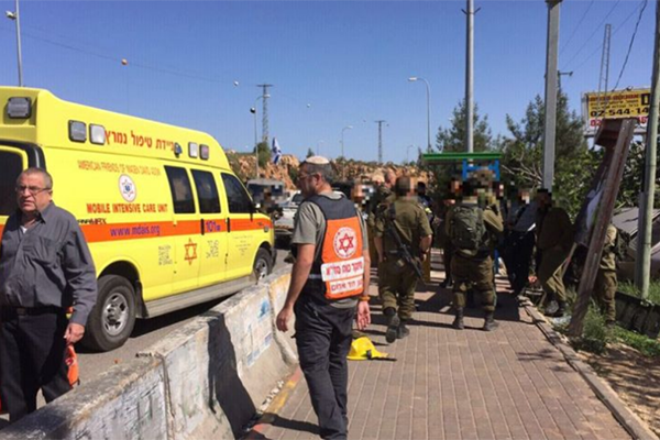 فلسطيني يدهس جنديين إسرائيليين قرب رام الله