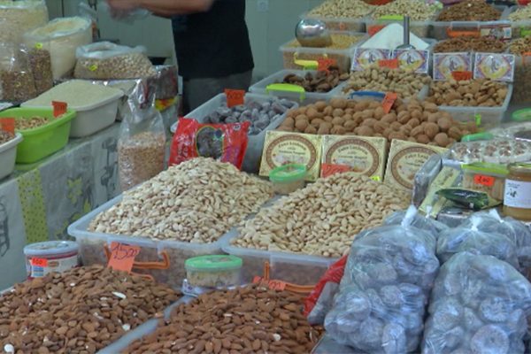 L’Algérie importe près de 100 millions de dollars de fruits secs