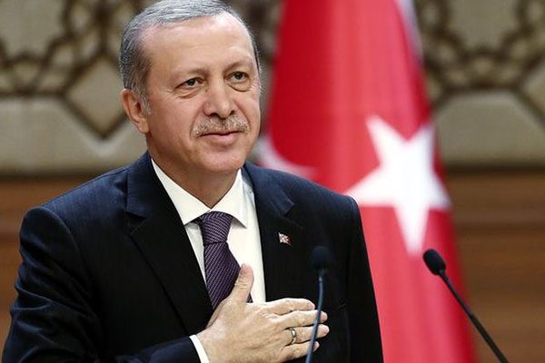 الأتراك يصوتون بشأن توسيع سلطة أردوغان