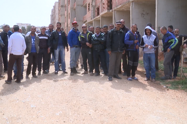 تيبازة: عمال مؤسسة البناء  E.C.B يحتجون و يطالبون بحقوقهم