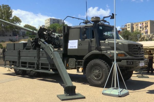 استمرار معرض الجيش الوطني الشعبي بعرض آليات وأسلحة جديدة