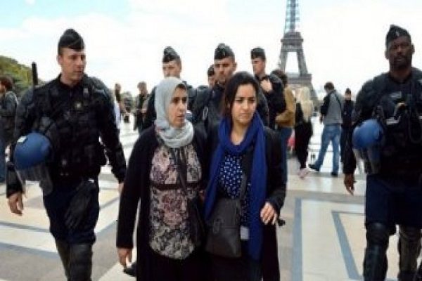74 بالمائة من الفرنسيين يعتقدون أن الإسلام يحمل بذور العنف والتعصب