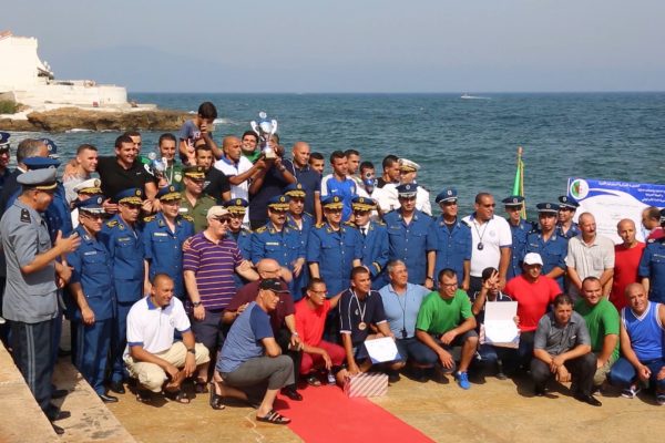 تيبازة: الأمن والدرك الوطني يتقاسمان جائزة السباحة الحرة للهيئات النظامية
