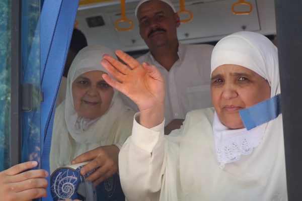 الأغواط: سكان 12 بلدية الجهة الشمالية يودعون حجاجهم في جو مهيب
