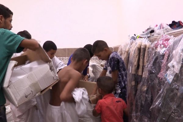 تيارت: جمعية الأمان تشرع في توزيع ملابس العيد على اليتامى