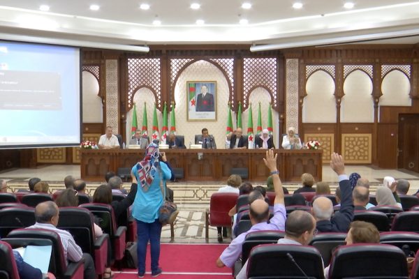العاصمة: أكثر من 110 مليار دينار ميزانية إضافية لولاية الجزائر
