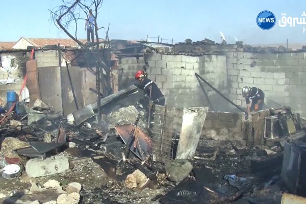 شاهد.. حريق مهول يأتي على 7 بيوت قصديرية بحي “لازاري” بسيدي بلعباس