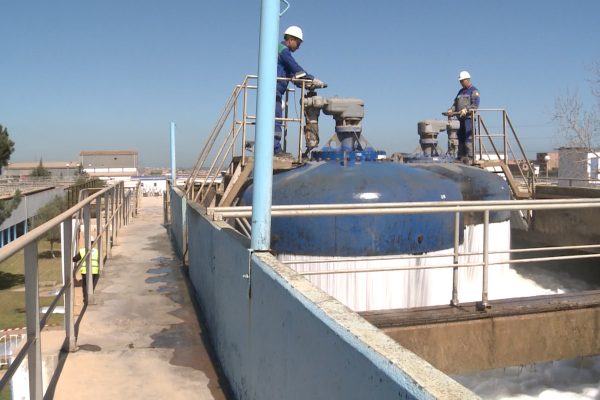العاصمة: اشغال صيانة محطة تحلية المياه سبب “ازمة” الماء الشروب في عدد من البلديات