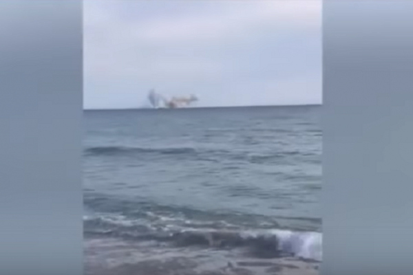 بالفيديو..مصرع طيار إيطالي في البحر