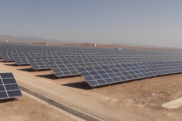 بدوي: الطاقة الشمسية لإنارة المؤسسات العمومية… والأرض لمن يخدمها