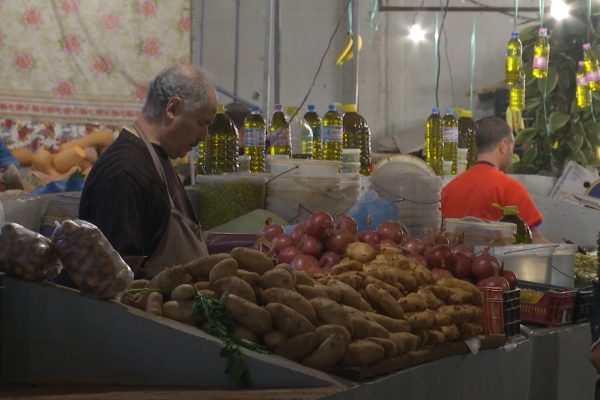 أسعار الخضر تلتهب.. والبطاطا تكسر كل الأرقام رغم ضخ آلاف القناطير المخزنة في السوق