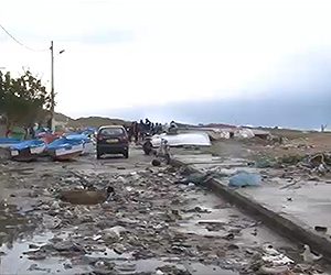 جيجل: مد البحر يغمر شوارع حي الرابطة الشرقي