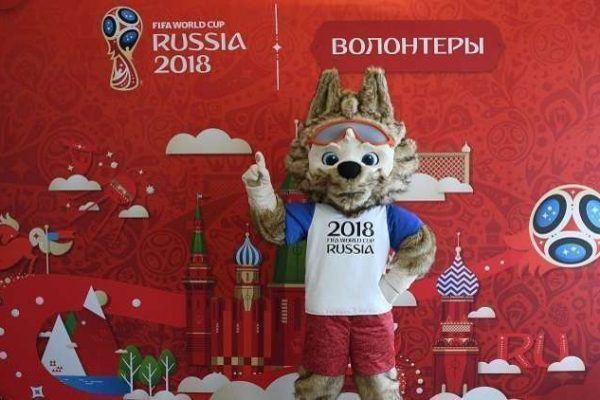 تسليم “بطاقة مشجع” للأجانب لحضور مباريات مونديال روسيا 2018