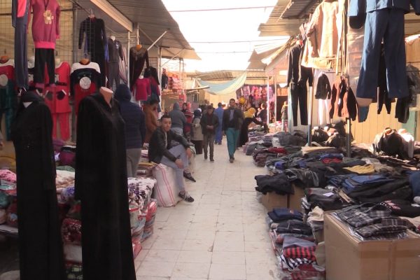 الوادي: تدفق التونسيين يُنعش التجارة بسوق ليبيا