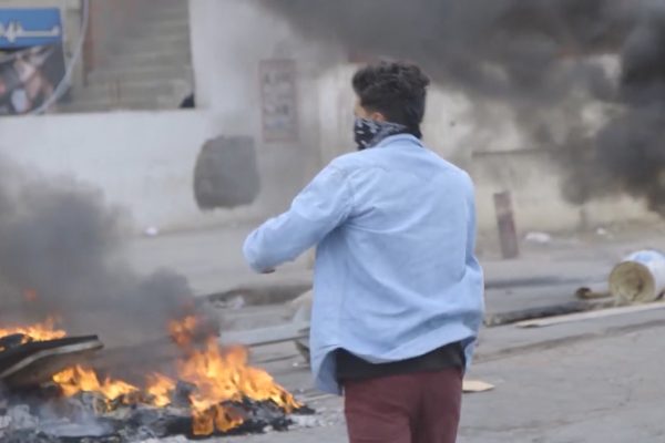 تونس: تجدد الإحتجاجات والشرطة تستخدم الغاز لتفريق المتظاهرين