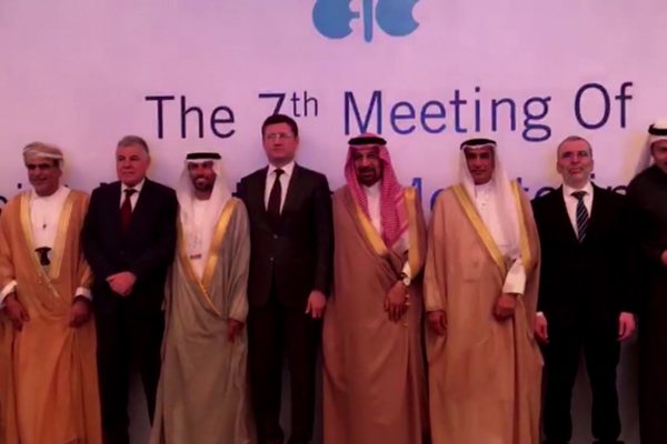 خبراء النفط يتوقعون أسعارا فوق 70 دولارا بعد تصريحات وزير النفط السعودي