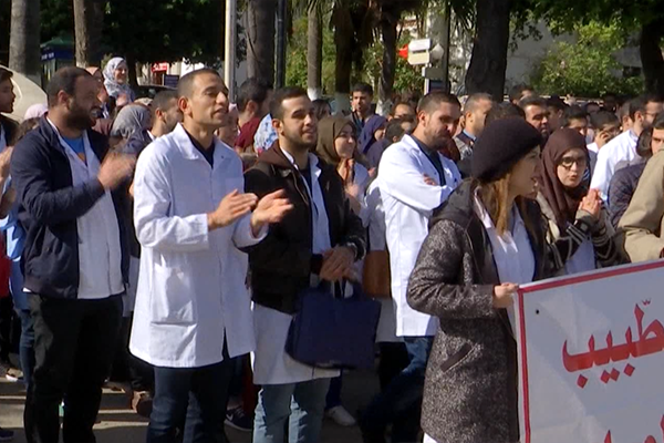 الأطباء المقيمون في اعتصام وطني اليوم الثلاثاء بمستشفى مصطفى باشا