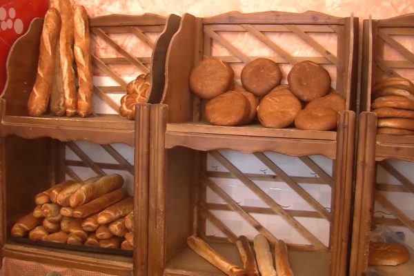 الخبز فاكهة الجزائريين