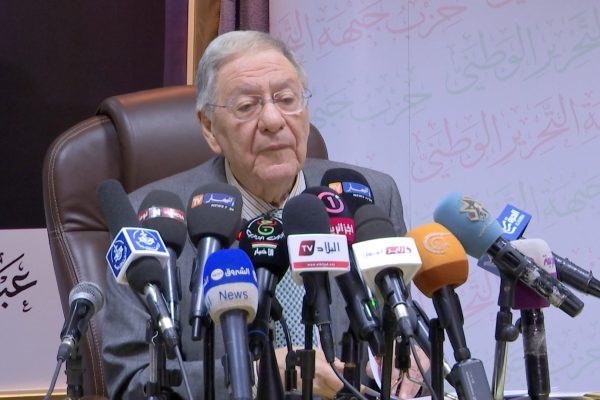 منتخبو الأفلان يتهربون من دفع الاشتركات.. وولد عباس يراسلهم