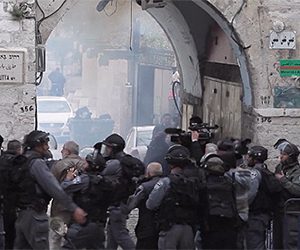 قوات الإحتلال تقتحم المسجد الأقصى مع متطرفين وتعتدي على المصلين