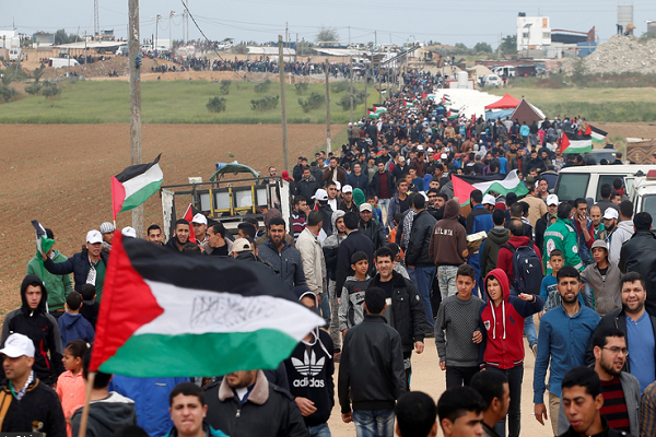 استشهاد 5 فلسطينيين وإصابة 780 في تجدد “مسيرة العودة” بغزة