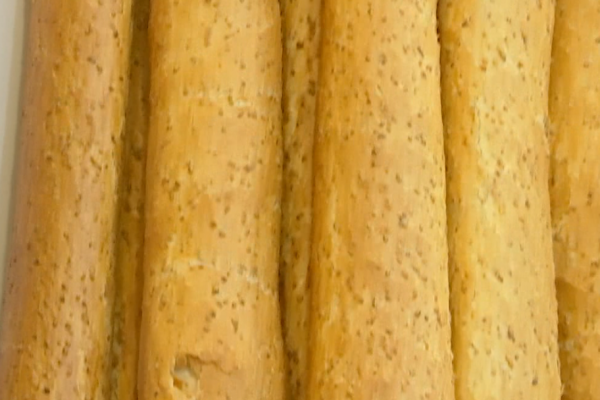 جمعية حماية المستهلك تحذر من تناول الخبز الأبيض المحسن