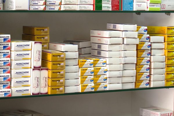 سوق الدواء يستعيد عافيته و الأدوية المفودة تعود إلى الصيدليات
