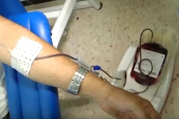 مراكز حقن الدم تلجأ إلى تبرّع الأطباء لإنقاذ المصابين