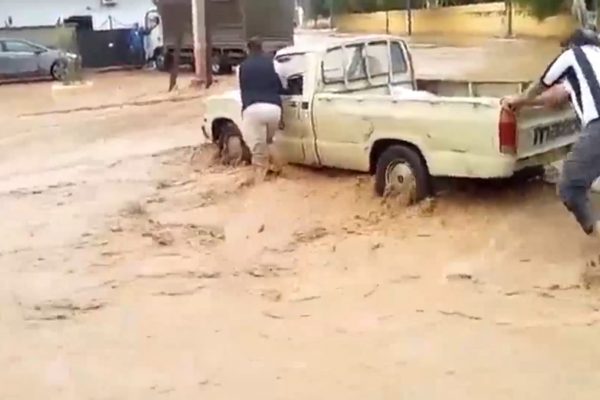 أم البواقي: أمطار طوفانية تغرق بلديتي بئر الشهداء وسوق نعمان