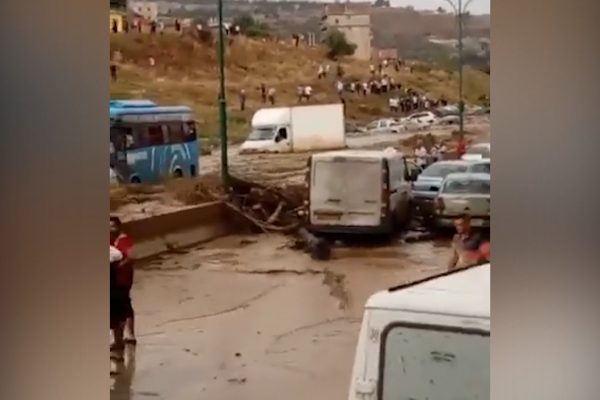 قسنطينة: هلاك شخصين وإنقاذ 5 آخرين كانوا عاقين في مركباتهم