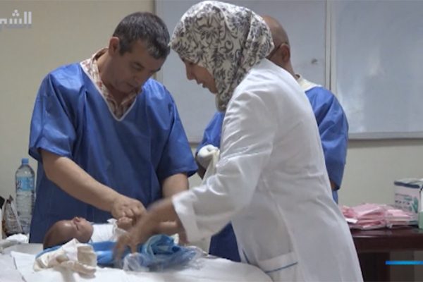 الوادي: عمليات جراحية تطوعية لمرضى مستشفى المغير في توأمة طبية