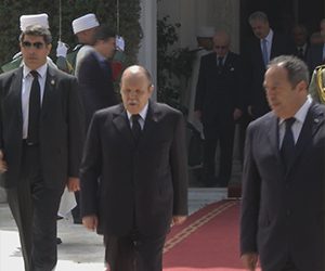 صحة الرئيس بوتفليقة.. التعتيم في الجزائر والاعتراف في فرنسا
