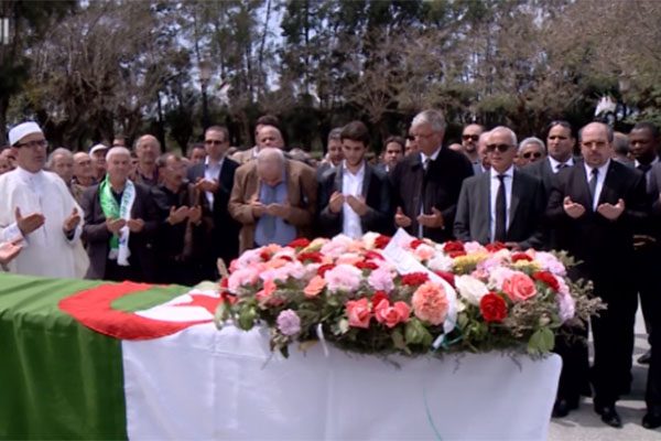 تشييع جنازة الفقيد الصحفي نور الدين نايت مازي بمقبرة العالية