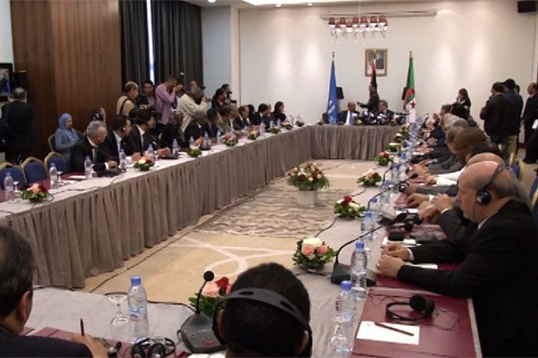 تحديد هوية رئيس الحكومة الليبية ومسودة الدستور على رأس أجندة اجتماع الجزائر