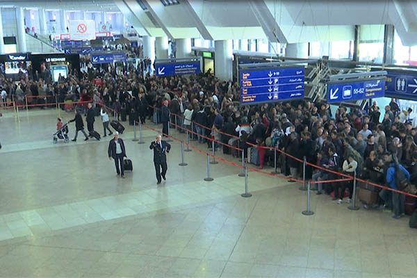 مسافرون عبر الجوية الجزائرية ساخطون من الاضراب الذي شنه عمال الشركة
