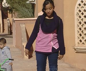 تندوف: مروة طفلة تفقد رجلها بسبب الغش في معايير البناء