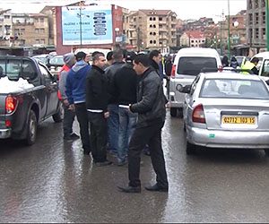 تيزي وزو: سائقي سيارات الاجرة يطالبون وزير النقل تنفيذ وعوده