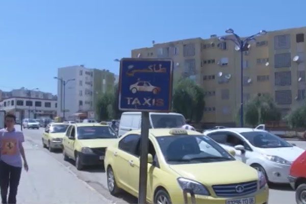 بجاية: أصحاب سيارات الأجرة بمحطة إحدادن يشتكون انتشار سيارات الكلونديستا
